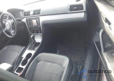 2013 Volkswagen Passat 2.5L Se z USA, uszkodzony, nr VIN 1VWBH7A31DC052841